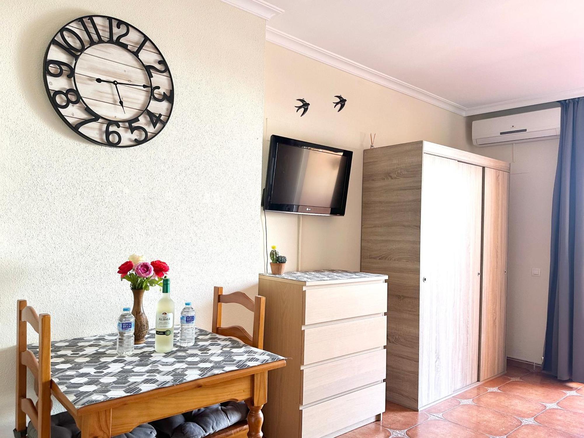 Costa Del Sol Seaside Studio - 5 Mins From Beach Fuengirola Exterior photo